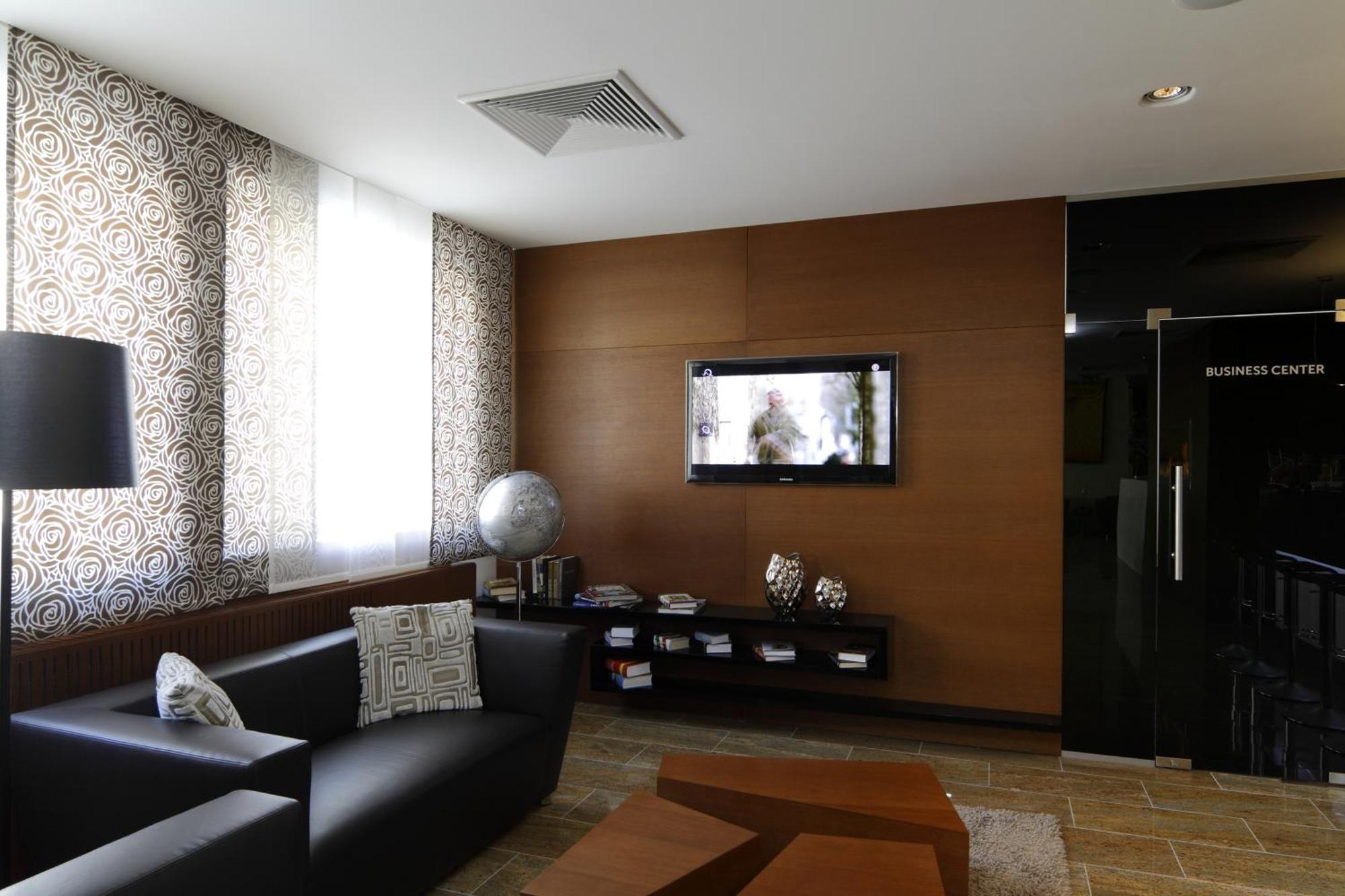 Mikado Hotel Nitra Zewnętrze zdjęcie