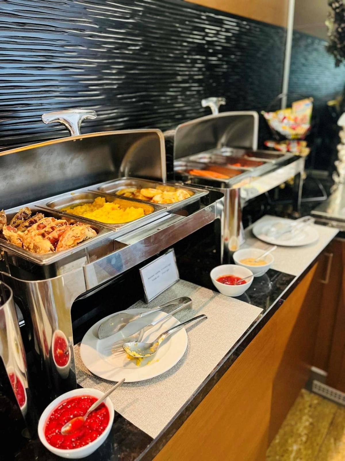 Mikado Hotel Nitra Zewnętrze zdjęcie
