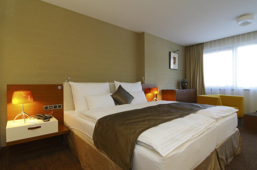 Mikado Hotel Nitra Pokój zdjęcie