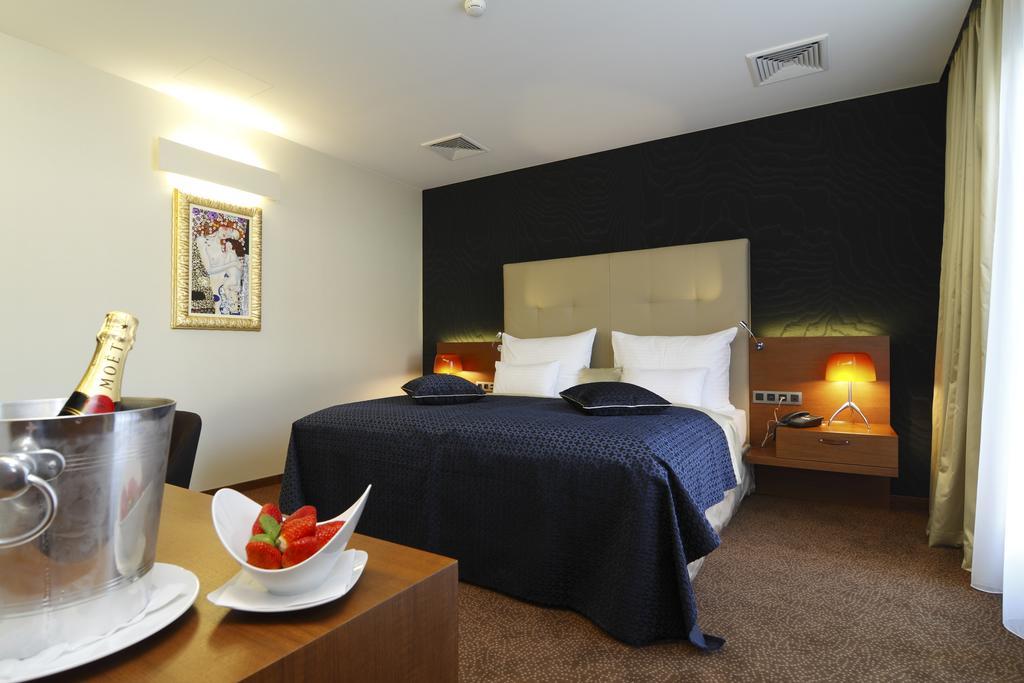 Mikado Hotel Nitra Pokój zdjęcie