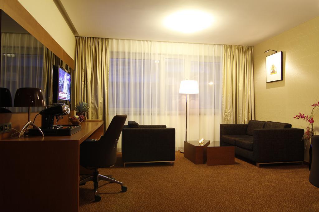 Mikado Hotel Nitra Pokój zdjęcie